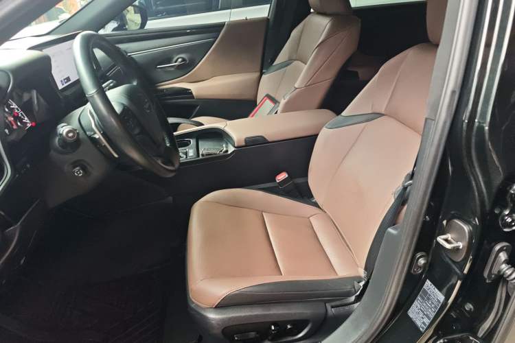 Used Lexus ES 2023 200 Excellence Edition Left Front Seat