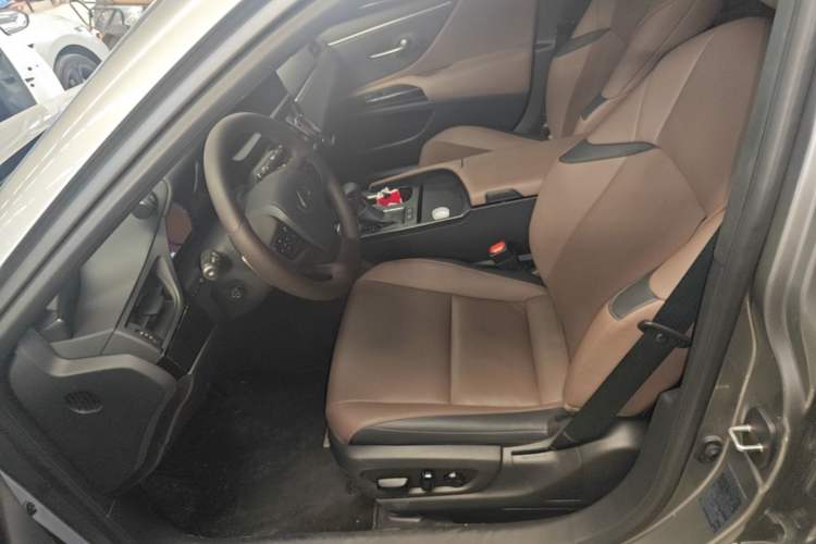 Used Lexus ES 2023 200 Excellence Edition Left Front Seat