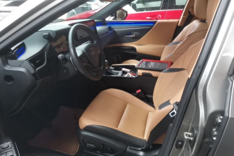 Used Lexus ES 2023 200 Excellence Edition Left Front Seat