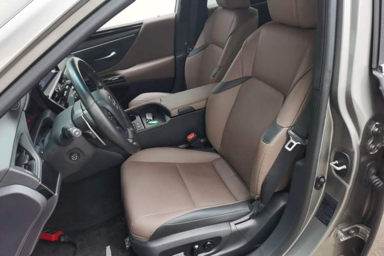 Used Lexus ES 2023 200 Excellence Edition Left Front Seat