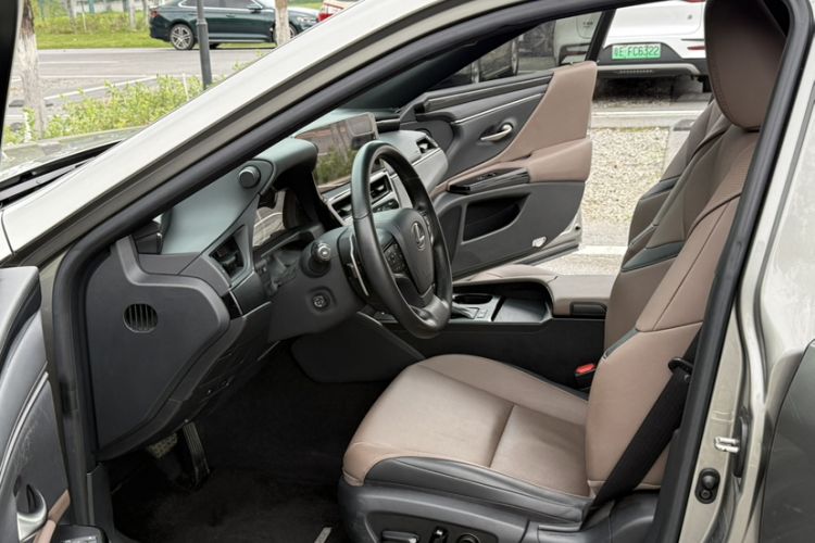 Used Lexus ES 2023 200 Excellence Edition Left Front Seat
