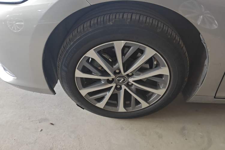Used Lexus ES 2023 200 Excellence Edition Left Front Wheel Hub