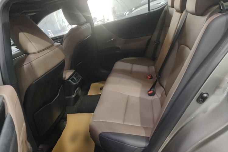 Used Lexus ES 2023 200 Excellence Edition Left Rear Seat