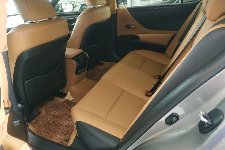 Used Lexus ES 2023 200 Excellence Edition Left Rear Seat