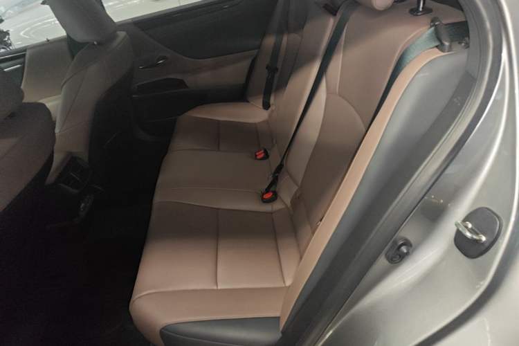 Used Lexus ES 2023 200 Excellence Edition Left Rear Seat