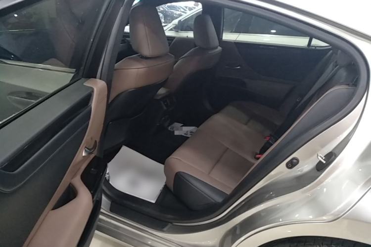 Used Lexus ES 2023 200 Excellence Edition Left Rear Seat