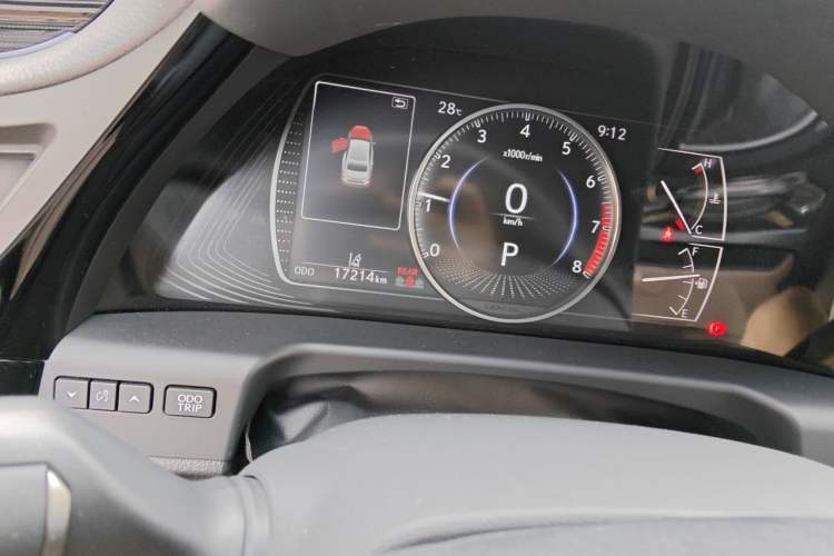 Used Lexus ES 2023 260 Excellence Edition Odometer Close Up