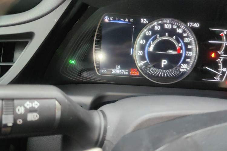 Used Lexus ES 2023 200 Excellence Edition Odometer Close Up