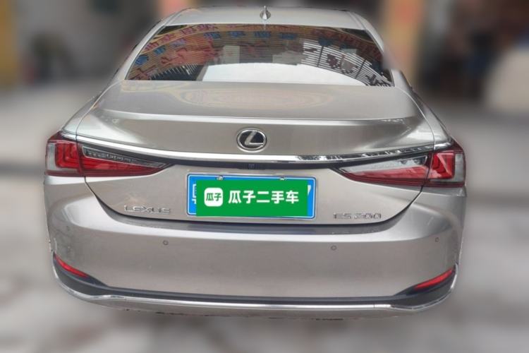 Used Lexus ES 2023 200 Excellence Edition Rear