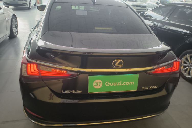 Used Lexus ES 2023 200 Excellence Edition Rear