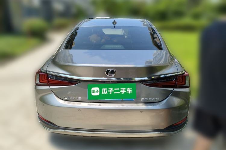 Used Lexus ES 2023 200 Excellence Edition Rear