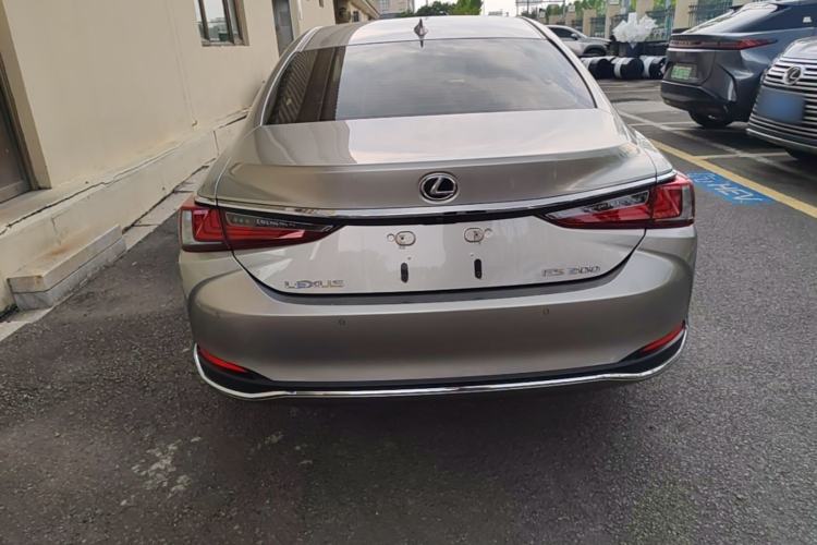 Used Lexus ES 2023 200 Excellence Edition Rear