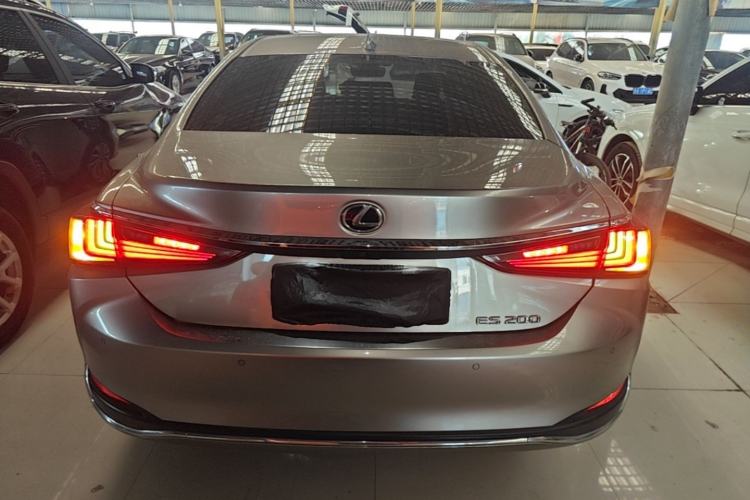 Used Lexus ES 2023 200 Excellence Edition Rear