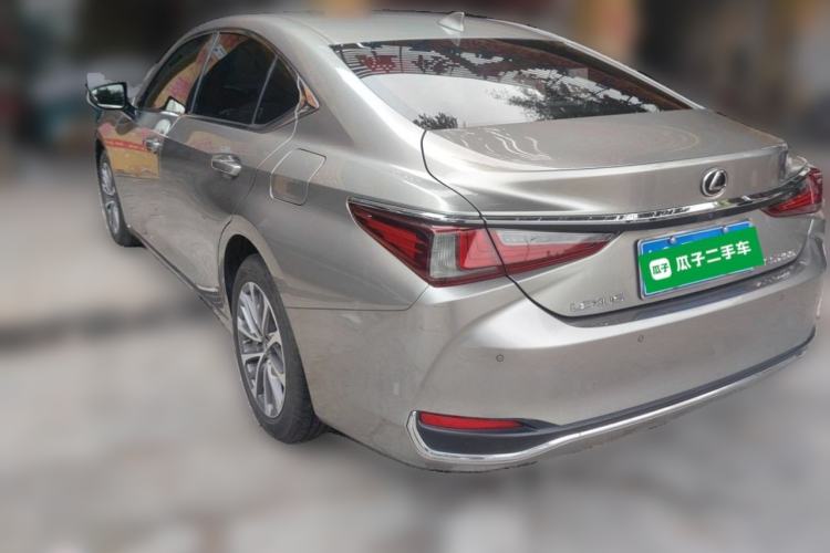Used Lexus ES 2023 200 Excellence Edition Rear Left 45 Deg