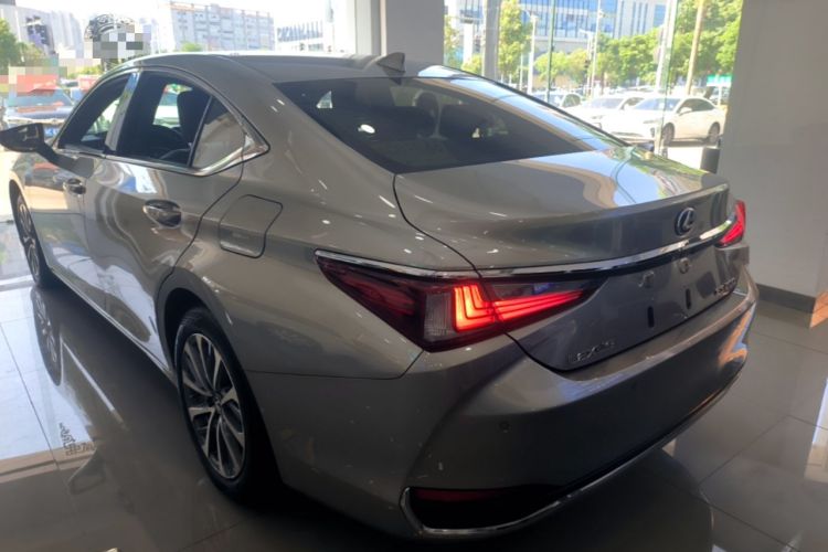 Used Lexus ES 2023 200 Excellence Edition Rear Left 45 Deg