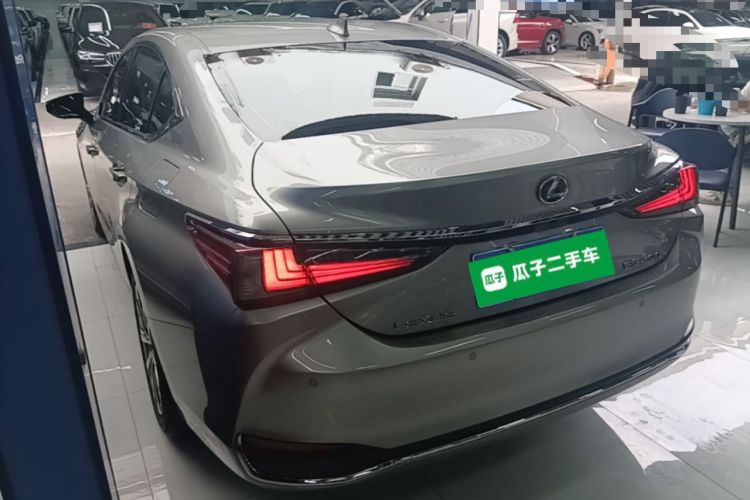 Used Lexus ES 2023 200 Excellence Edition Rear Left 45 Deg