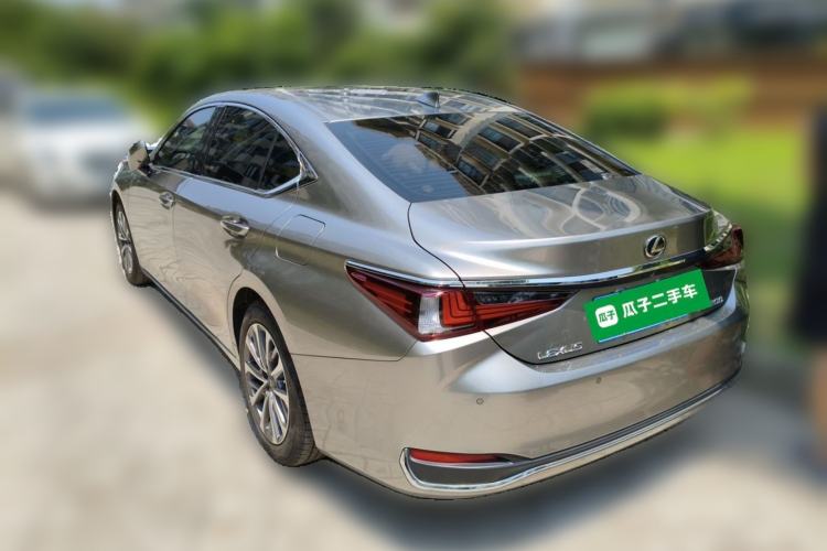 Used Lexus ES 2023 200 Excellence Edition Rear Left 45 Deg