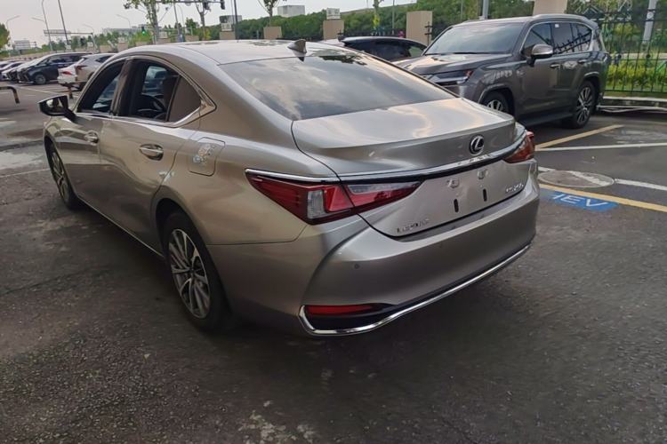 Used Lexus ES 2023 200 Excellence Edition Rear Left 45 Deg