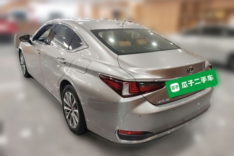 Used Lexus ES 2023 200 Excellence Edition Rear Left 45 Deg