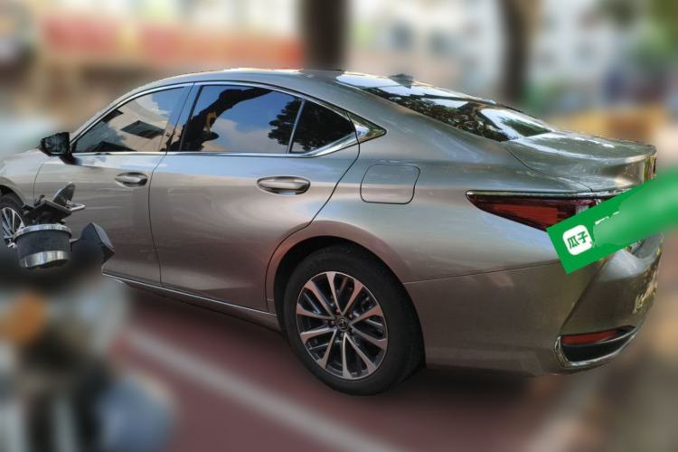 Used Lexus ES 2023 200 Excellence Edition Rear Left 45 Deg