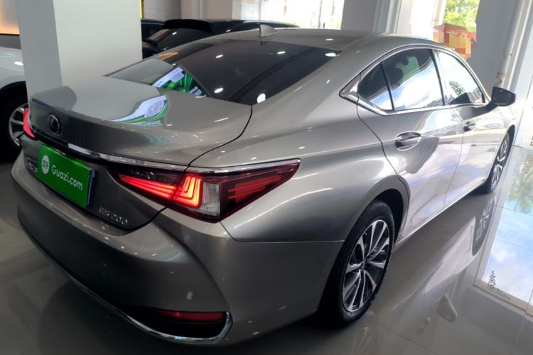 Used Lexus ES 2023 200 Excellence Edition Rear Right 45 Deg