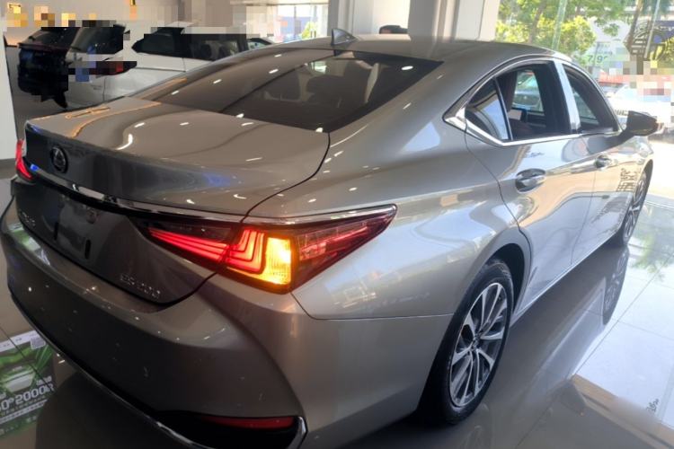 Used Lexus ES 2023 200 Excellence Edition Rear Right 45 Deg