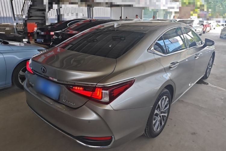 Used Lexus ES 2023 200 Excellence Edition Rear Right 45 Deg