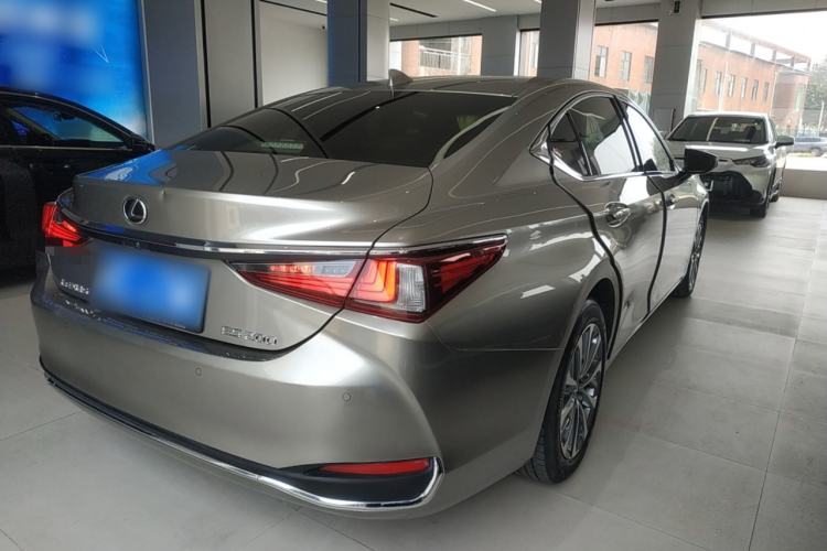 Used Lexus ES 2023 200 Excellence Edition Rear Right 45 Deg