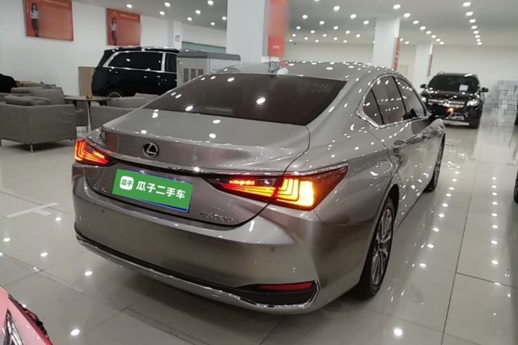 Used Lexus ES 2023 200 Excellence Edition Rear Right 45 Deg