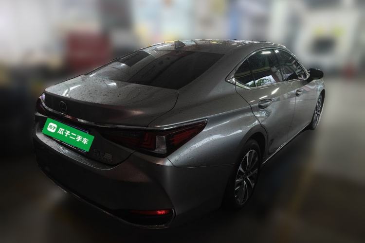 Used Lexus ES 2023 200 Luxury Edition Rear Right 45 Deg