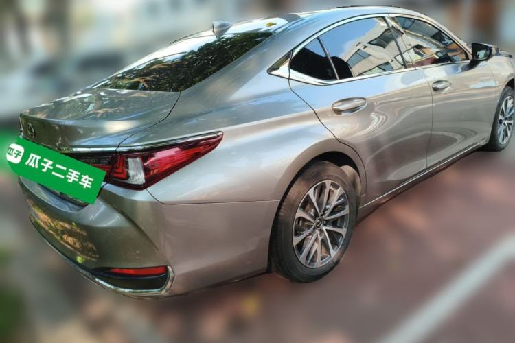 Used Lexus ES 2023 200 Excellence Edition Rear Right 45 Deg