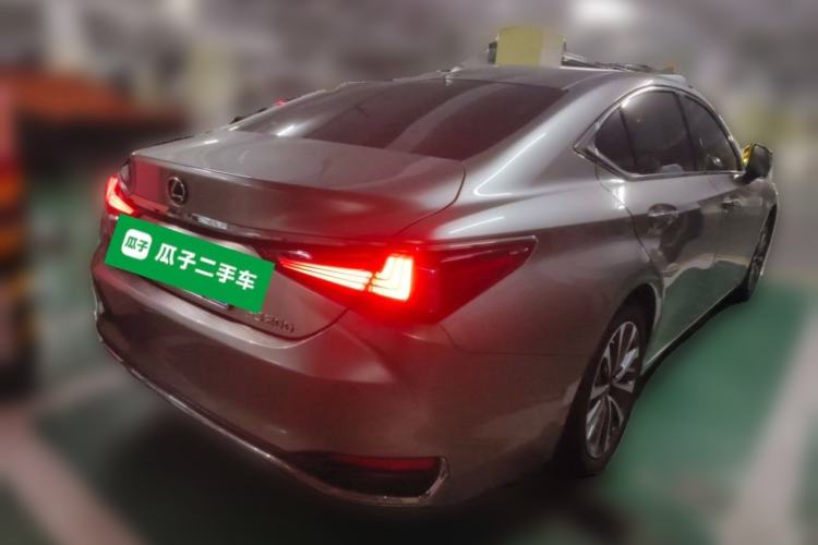 Used Lexus ES 2023 200 Excellence Edition Rear Right 45 Deg