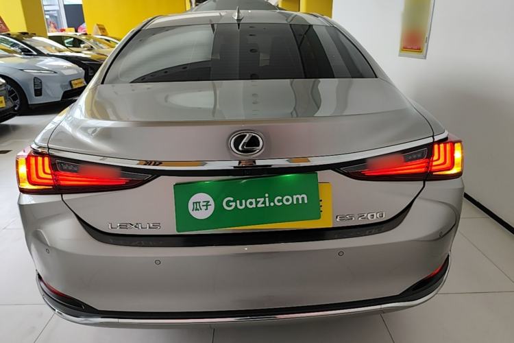 Used Lexus ES 2023 200 Excellence Edition Rear