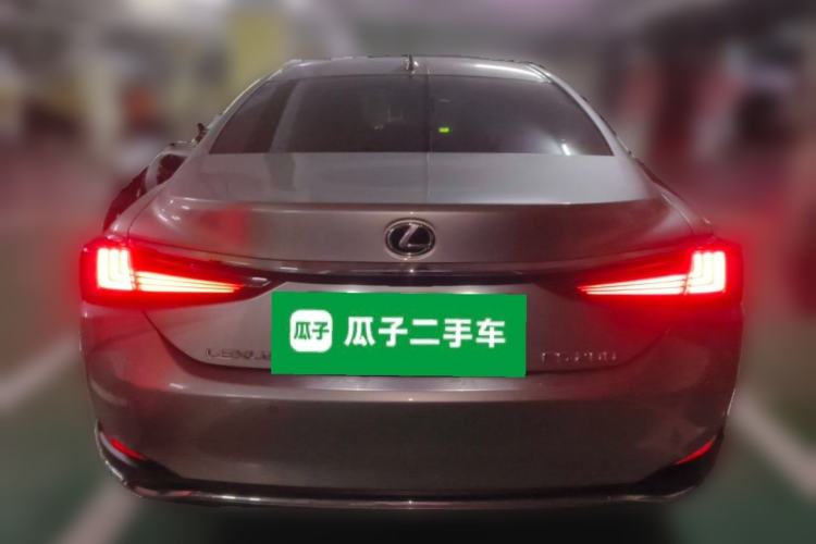 Used Lexus ES 2023 200 Excellence Edition Rear