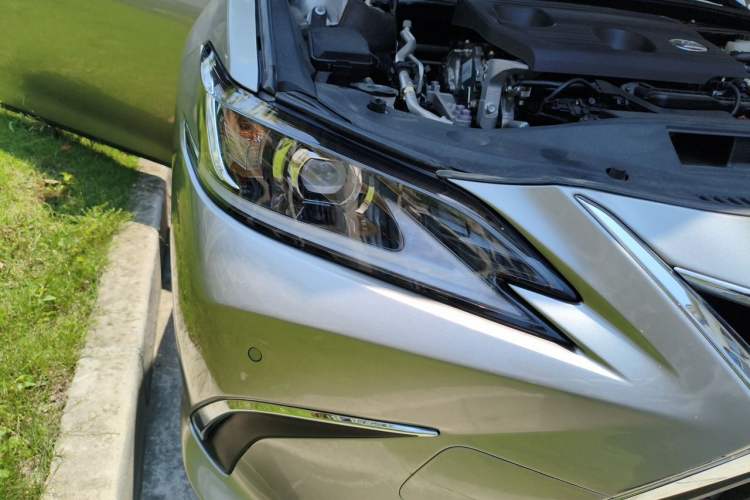 Used Lexus ES 2023 200 Excellence Edition Right Front Headlight