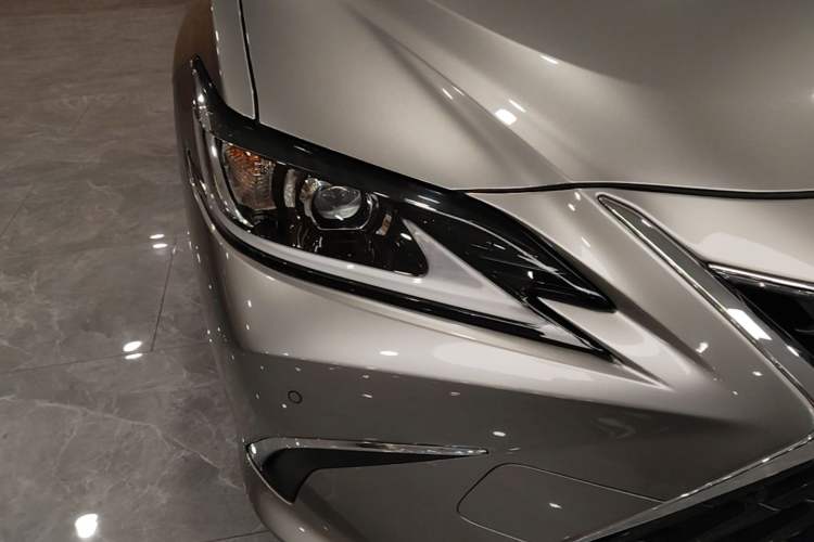 Used Lexus ES 2023 200 Excellence Edition Right Front Headlight