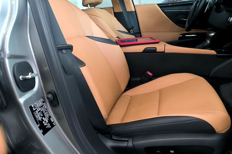 Used Lexus ES 2023 200 Excellence Edition Right Front Seat