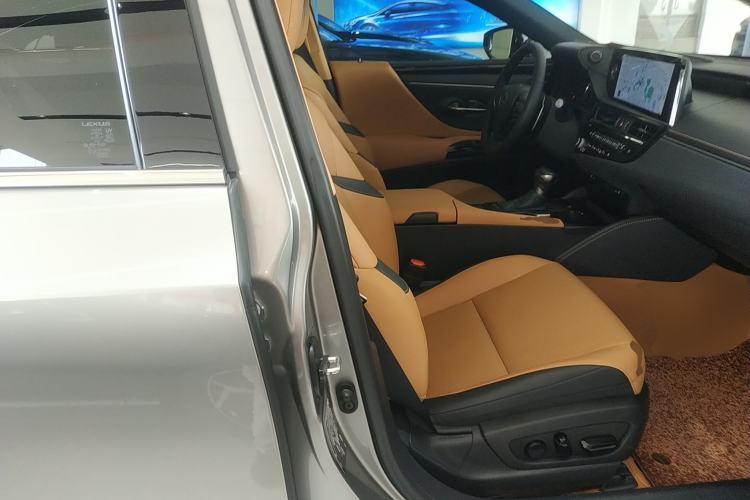 Used Lexus ES 2023 200 Excellence Edition Right Front Seat