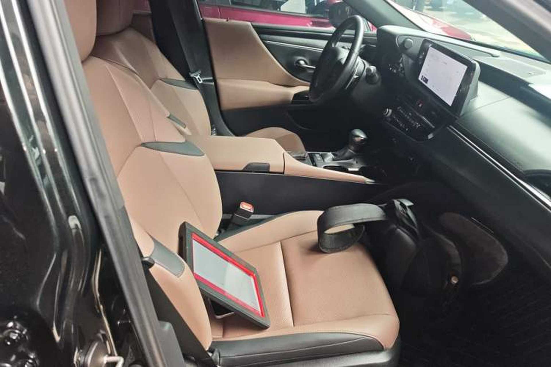 Used Lexus ES 2023 200 Excellence Edition Right Front Seat