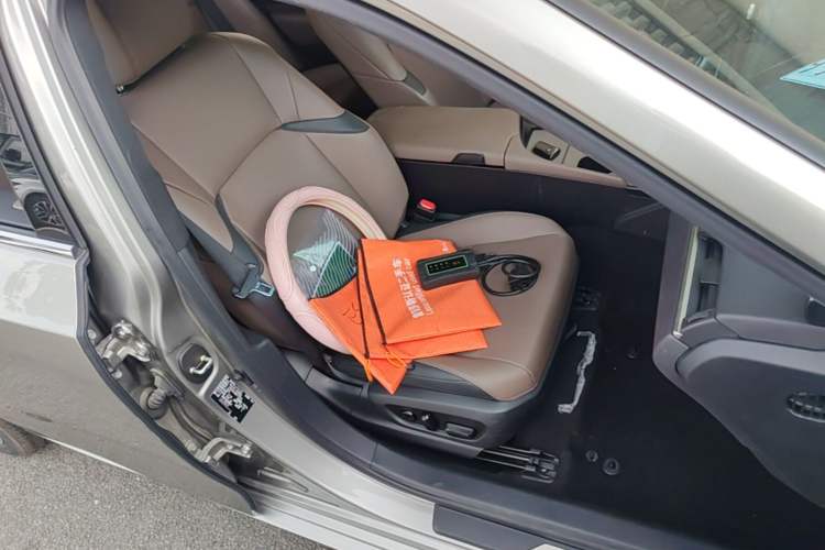 Used Lexus ES 2023 200 Excellence Edition Right Front Seat