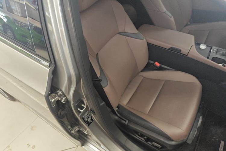 Used Lexus ES 2023 200 Excellence Edition Right Front Seat