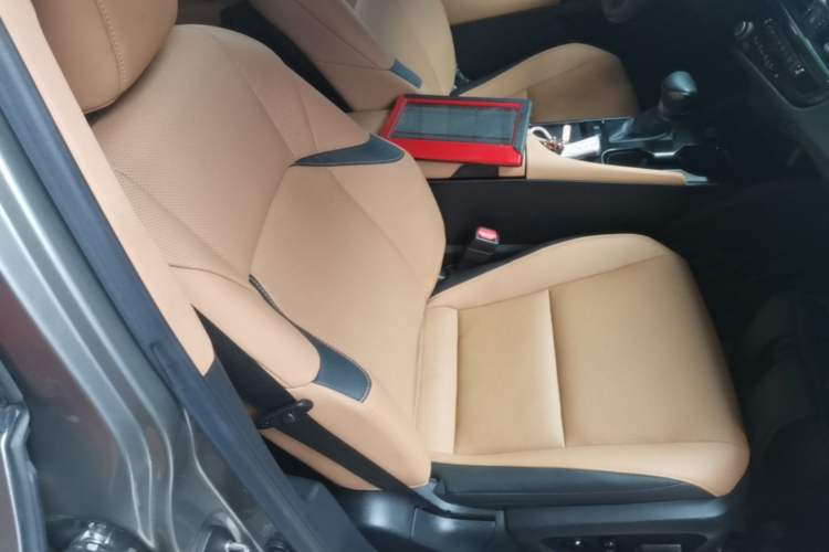 Used Lexus ES 2023 200 Excellence Edition Right Front Seat