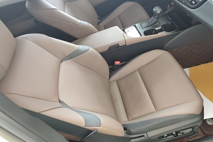 Used Lexus ES 2023 200 Excellence Edition Right Front Seat