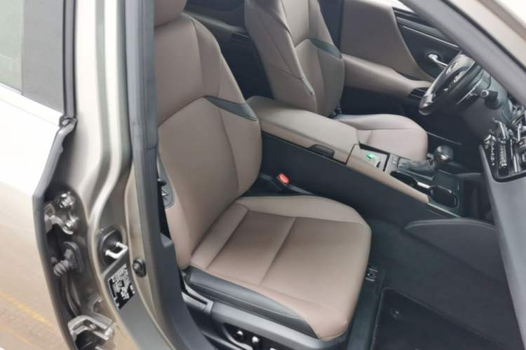 Used Lexus ES 2023 200 Excellence Edition Right Front Seat