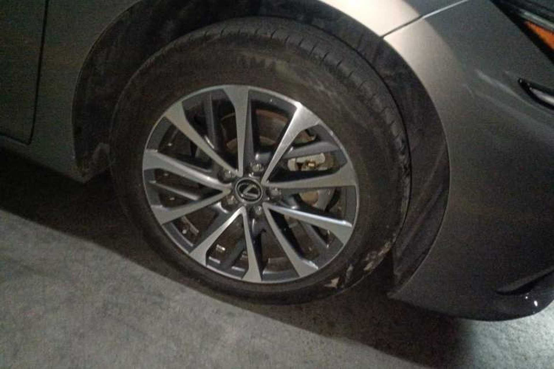 Used Lexus ES 2023 200 Excellence Edition Right Front Wheel Hub