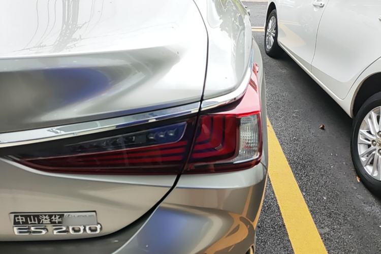Used Lexus ES 2023 200 Excellence Edition Right Rear Taillight