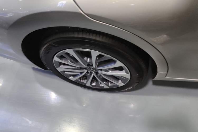 Used Lexus ES 2023 200 Excellence Edition Right Rear Wheel Hub
