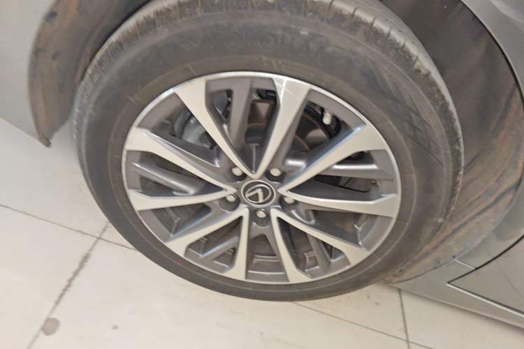 Used Lexus ES 2023 200 Excellence Edition Right Rear Wheel Hub