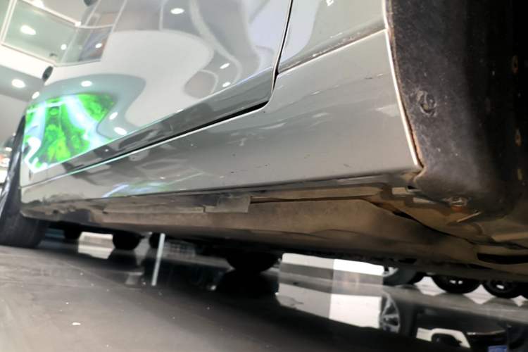 Used Lexus ES 2023 200 Excellence Edition Right Side Sill