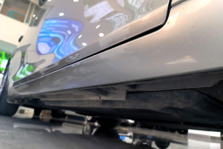 Used Lexus ES 2023 200 Excellence Edition Right Side Sill
